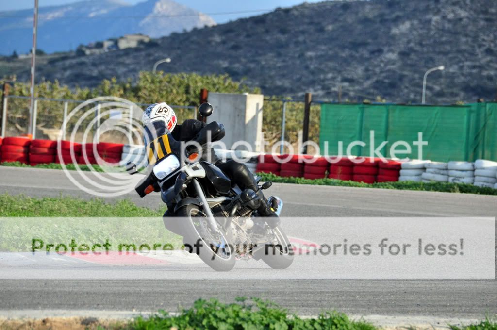 http://i623.photobucket.com/albums/tt313/ZordanAlbum/PISTA/carcano.jpg