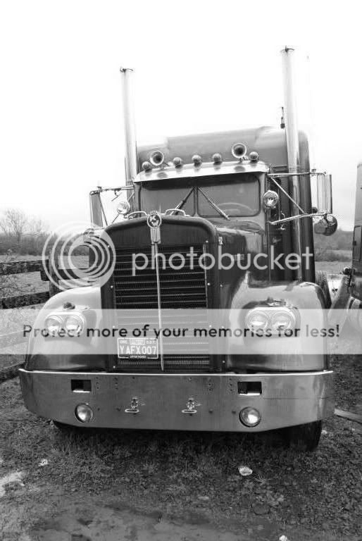 kenworth-bw.jpg